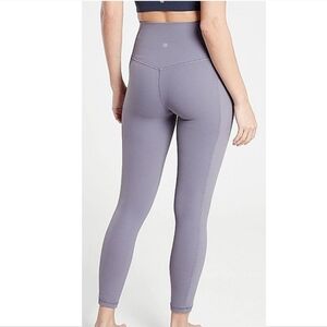 Athleta Salutation Stash Pocket II 7/8 Tight Sz M
